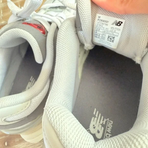 New Balance 9060 Boys Sneakers Suede Grey Shoes Size 2.5 - Picture 5 of 10